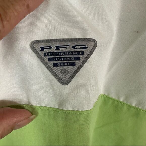 Columbia White, Green, and Blue Women's Jacket - Picture 4 of 11